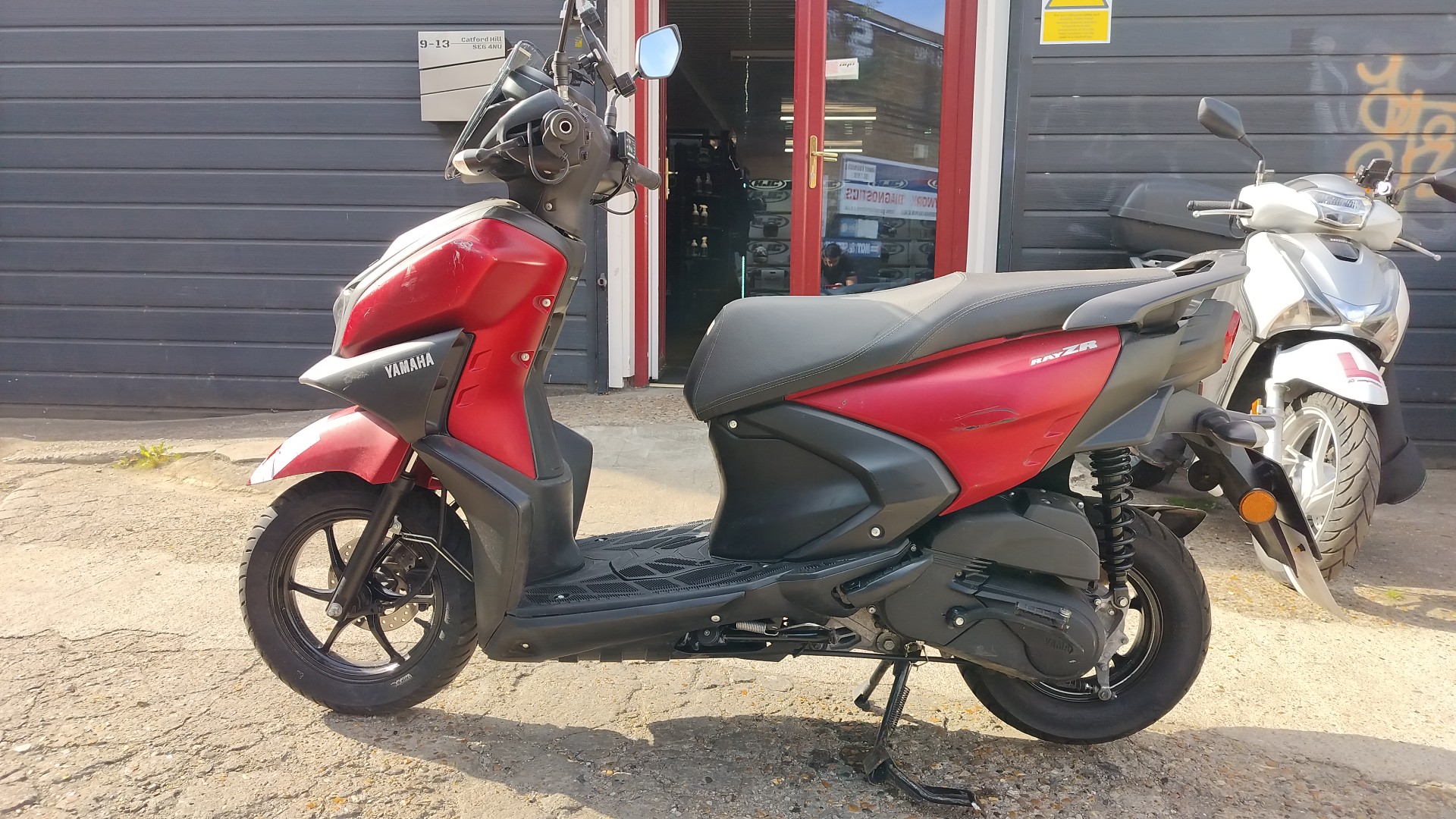 YAMAHA RayZR 125 — image 2
