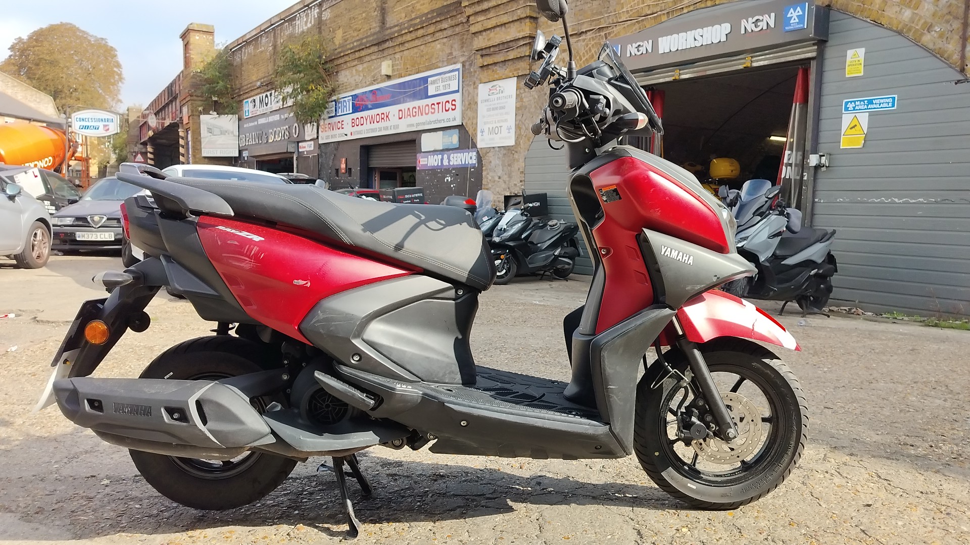 YAMAHA RayZR 125 — image 3
